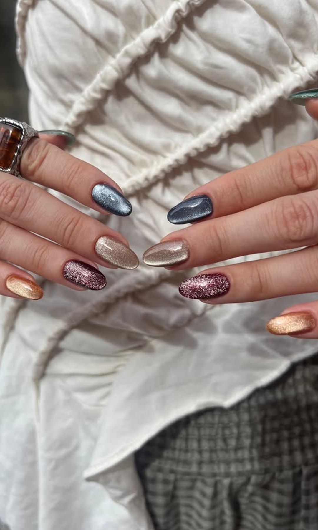Manicura efecto de gato multicolor