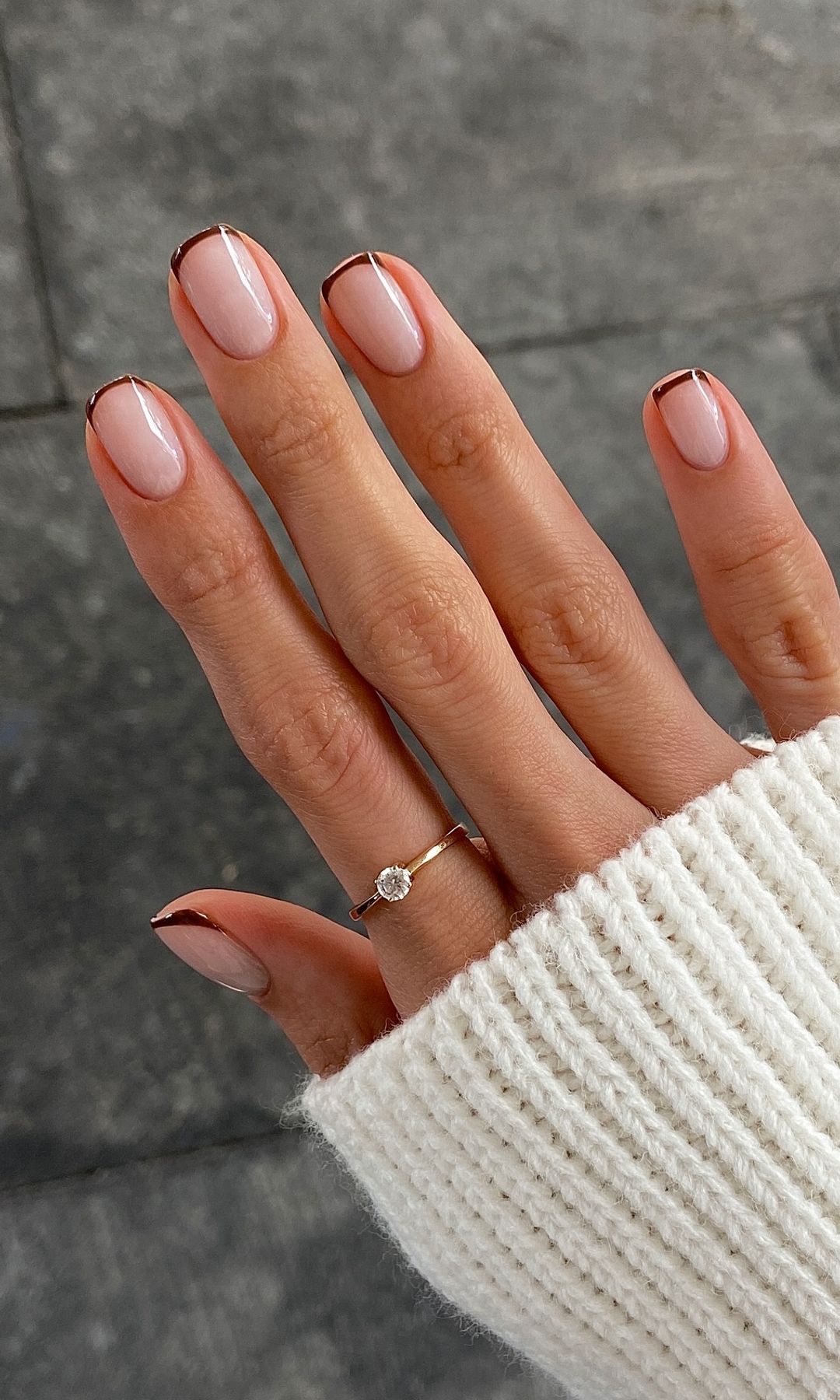 Manicura francesa marrón