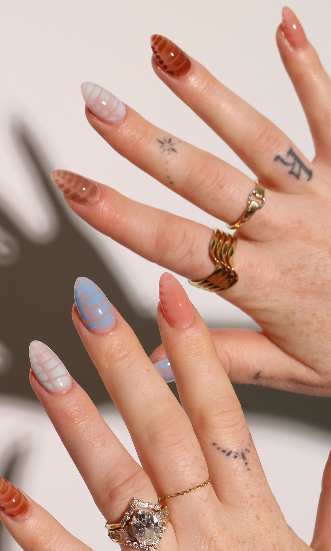 Manicura manchas multicolor
