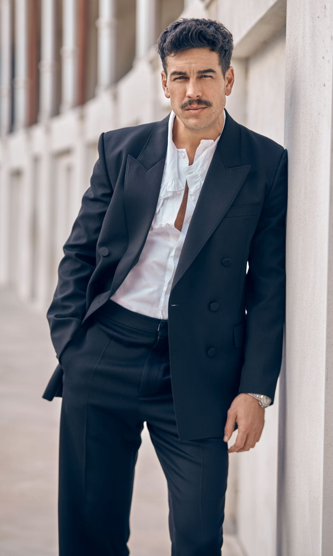 Mario Casas de Saint Laurent