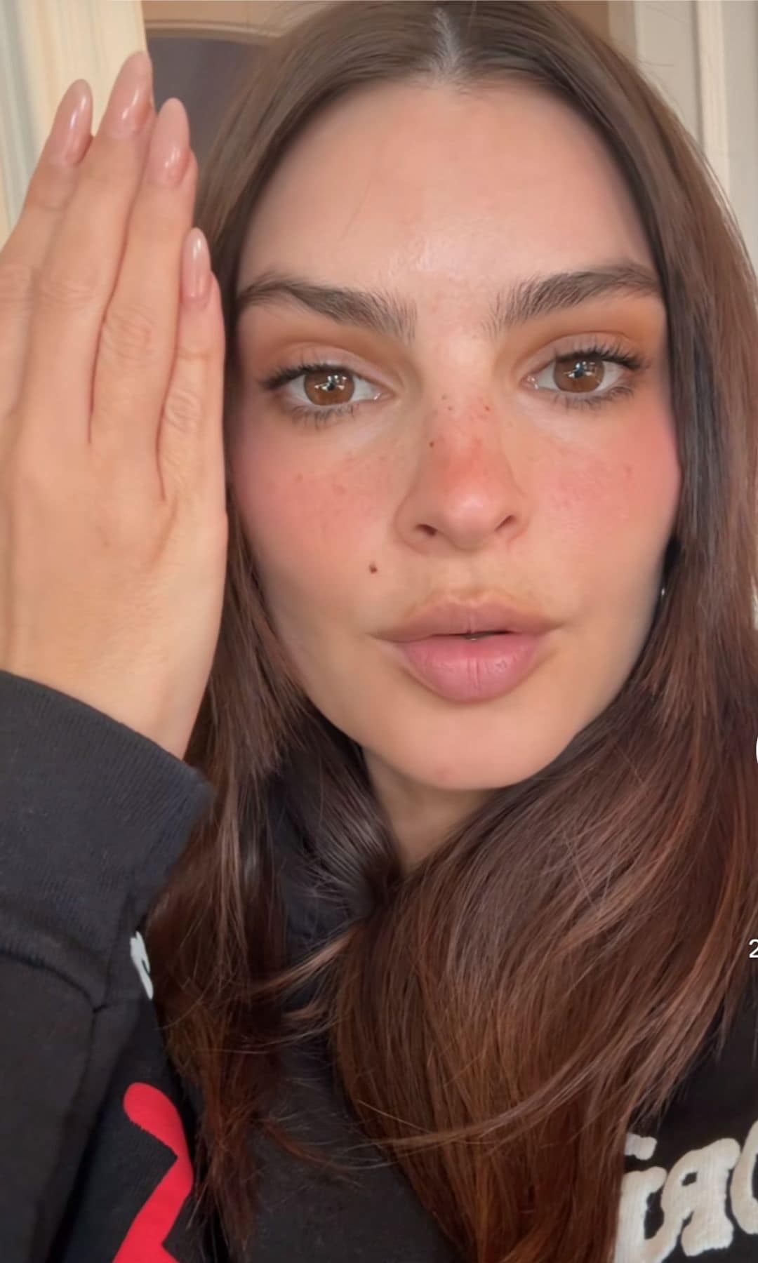 El nuevo corte de pelo de Emily Ratajkowski