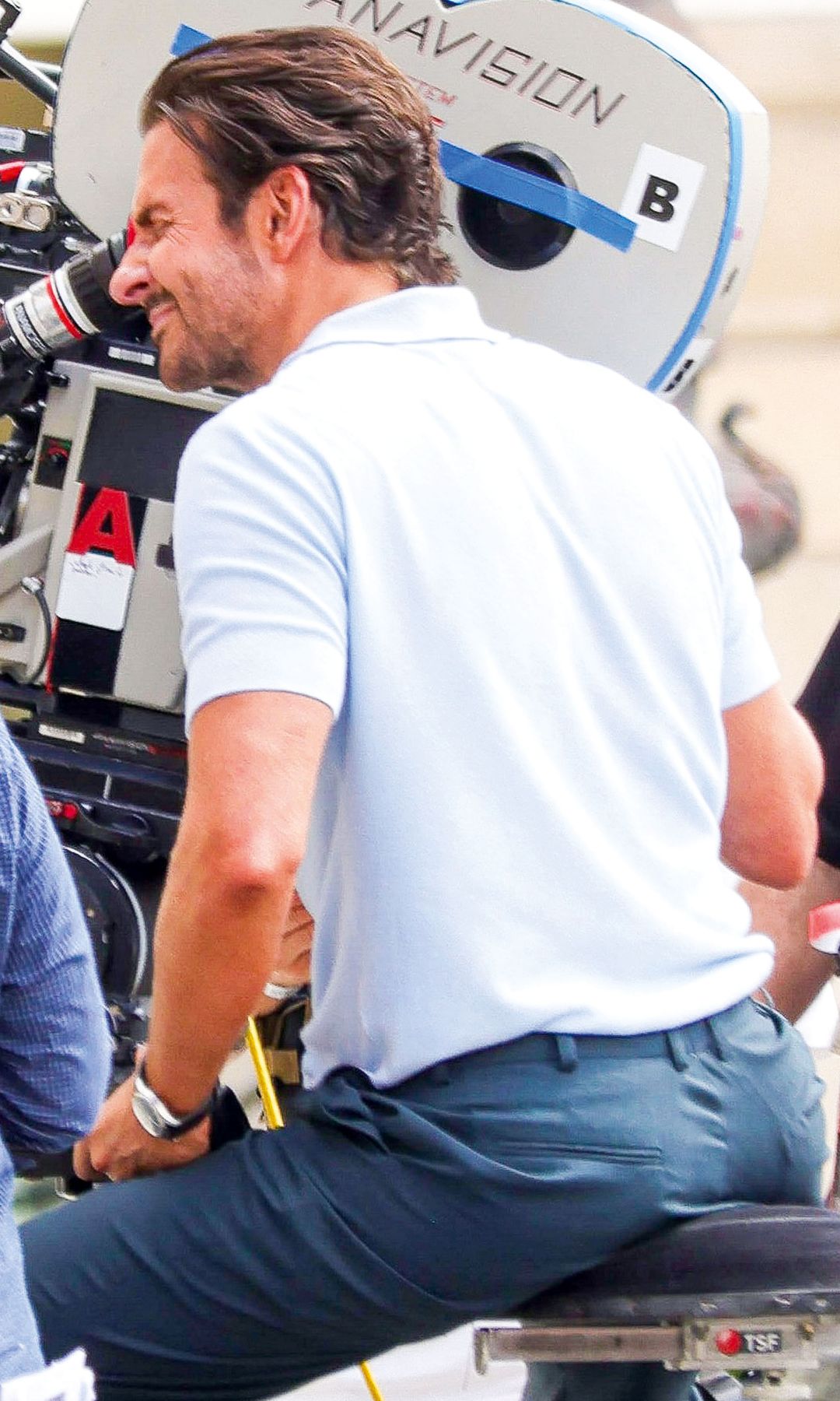 Bradley Cooper mientras dirige su última película