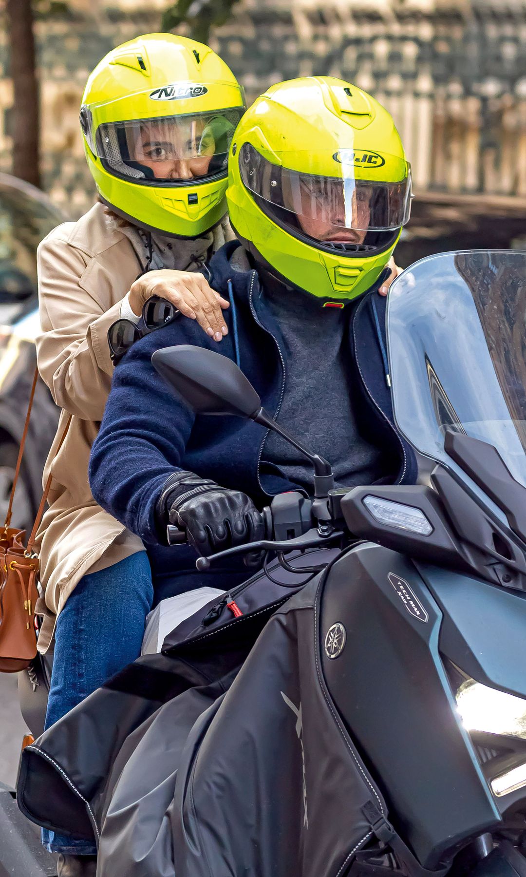 Tamara Falcó e Íñigo Onieva en moto