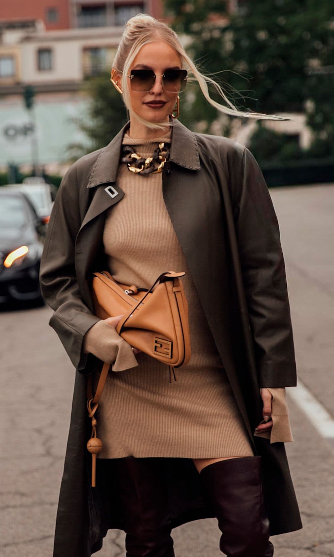 Cómo llevar un vestido corto de punto de lunes a domingo y vestir bien toda la semana