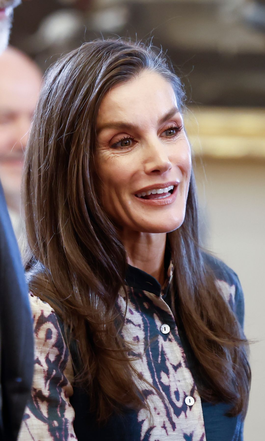 La reina Letizia estrena un vestido español antes de la final del Mundial: un diseño de lino en verde esmeralda que acentúa su cintura