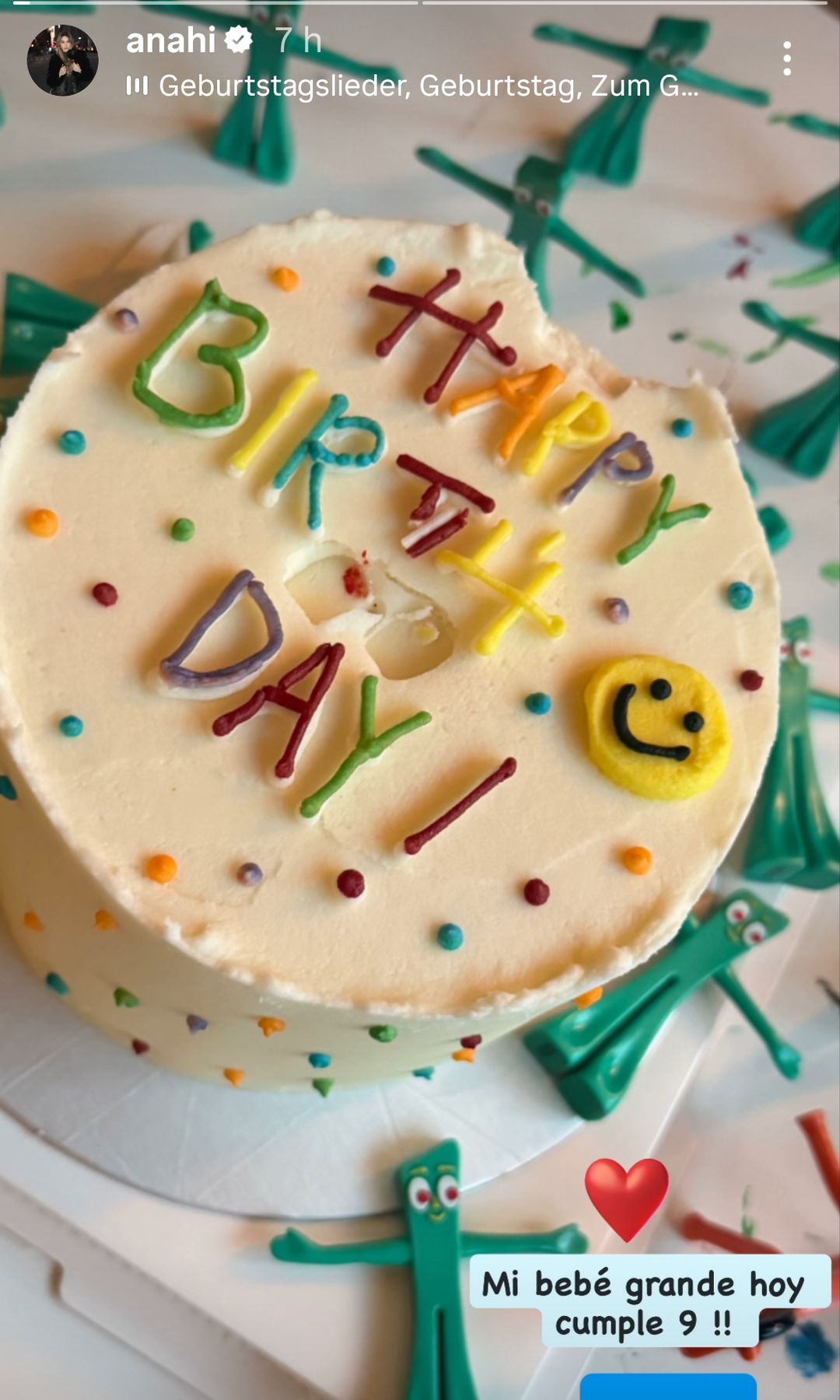 Con este lindo pastel, Anahí celebró el cumpleaños de su pequeño
