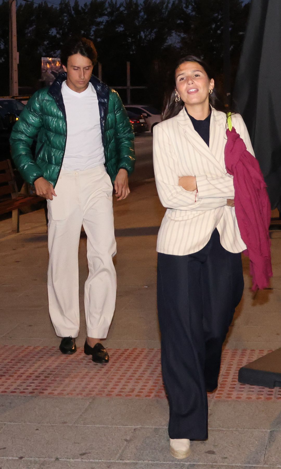 La pareja disfruta de la noche burgalesa tras la jornada taurina