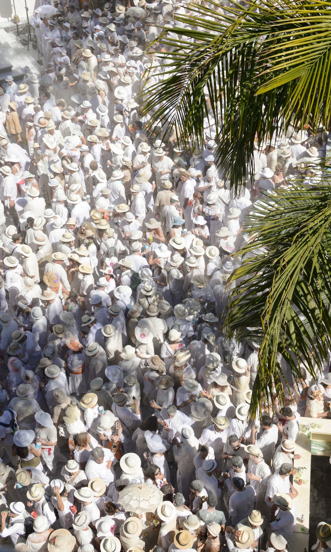 Celebración de uno de los carnavales más curiosos y vistosos de España, el carnaval de Indianos, en Santa Cruz de la Palma