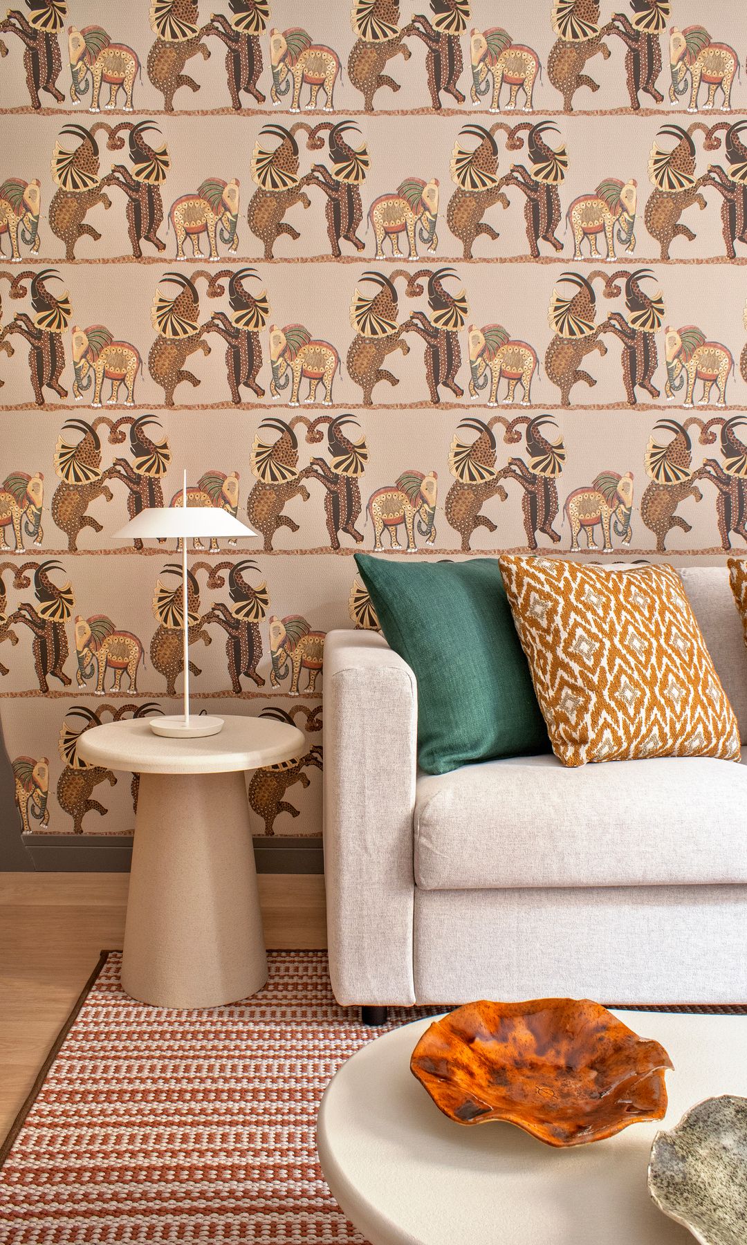 Salón diseñado por Rocío Esquilas con estilismo de Pilar Perea