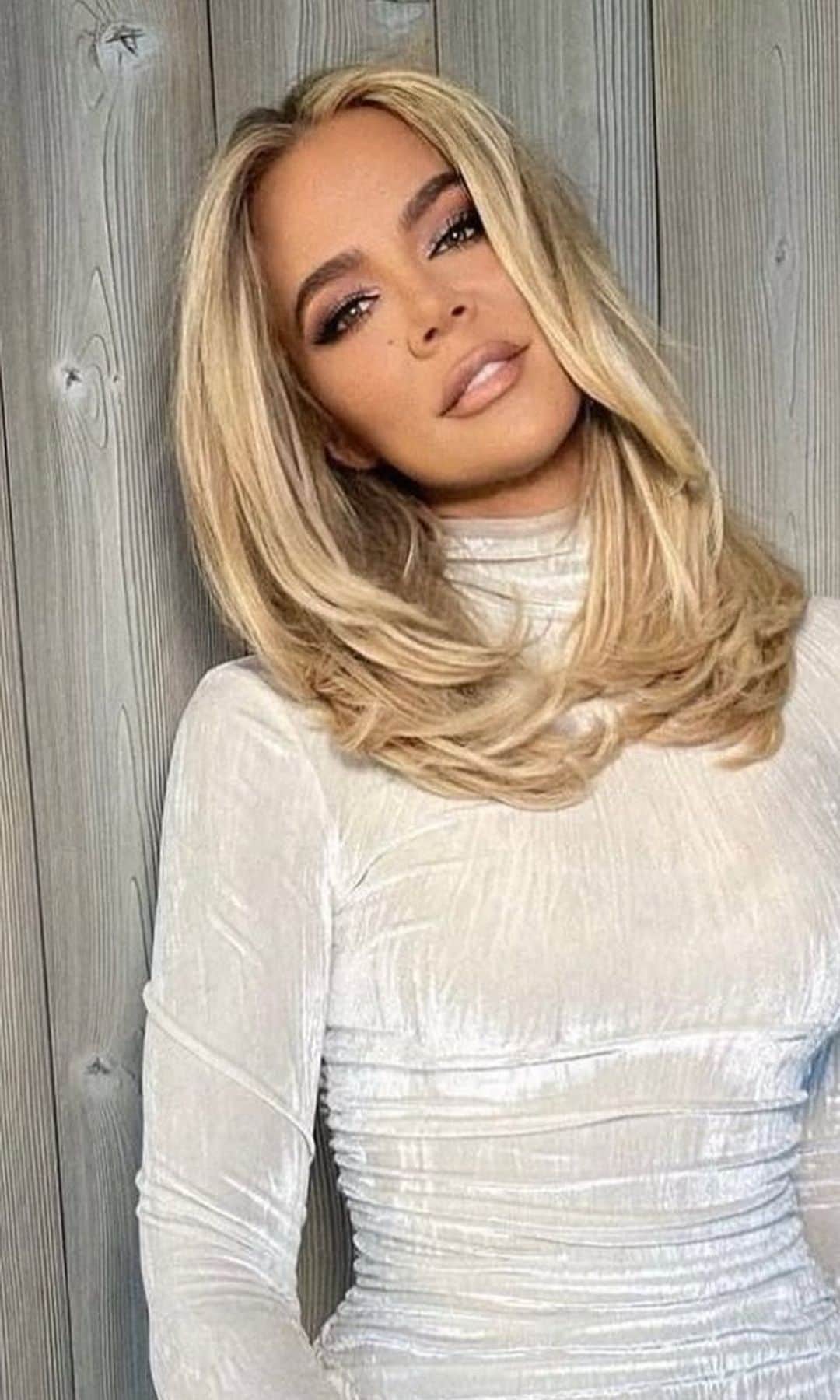 Andrew Fitzsimons ESTILISTA corte pelo capas Khloe Kardashian