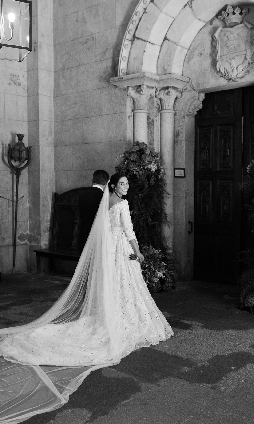 Entrada de la novia en la iglesia con el padre