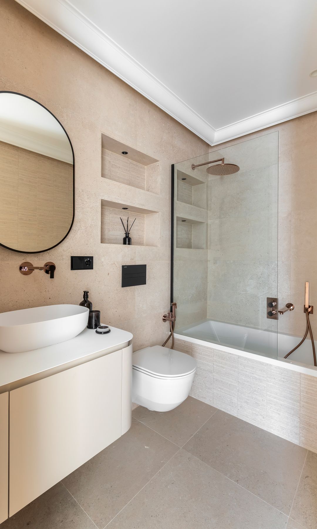 Baño con bañera empotrada de HD Decoración
