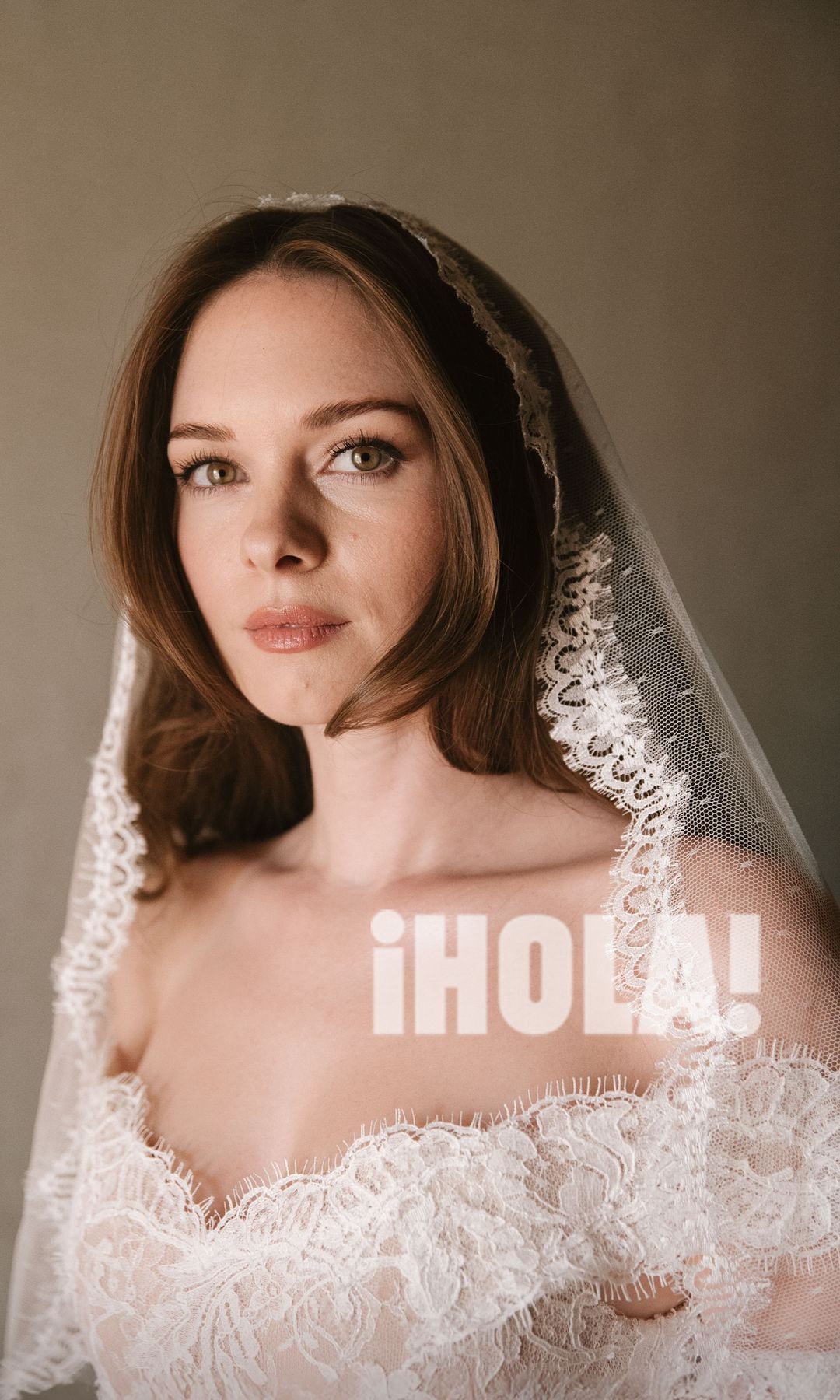 Stella Banderas vestida de novia
