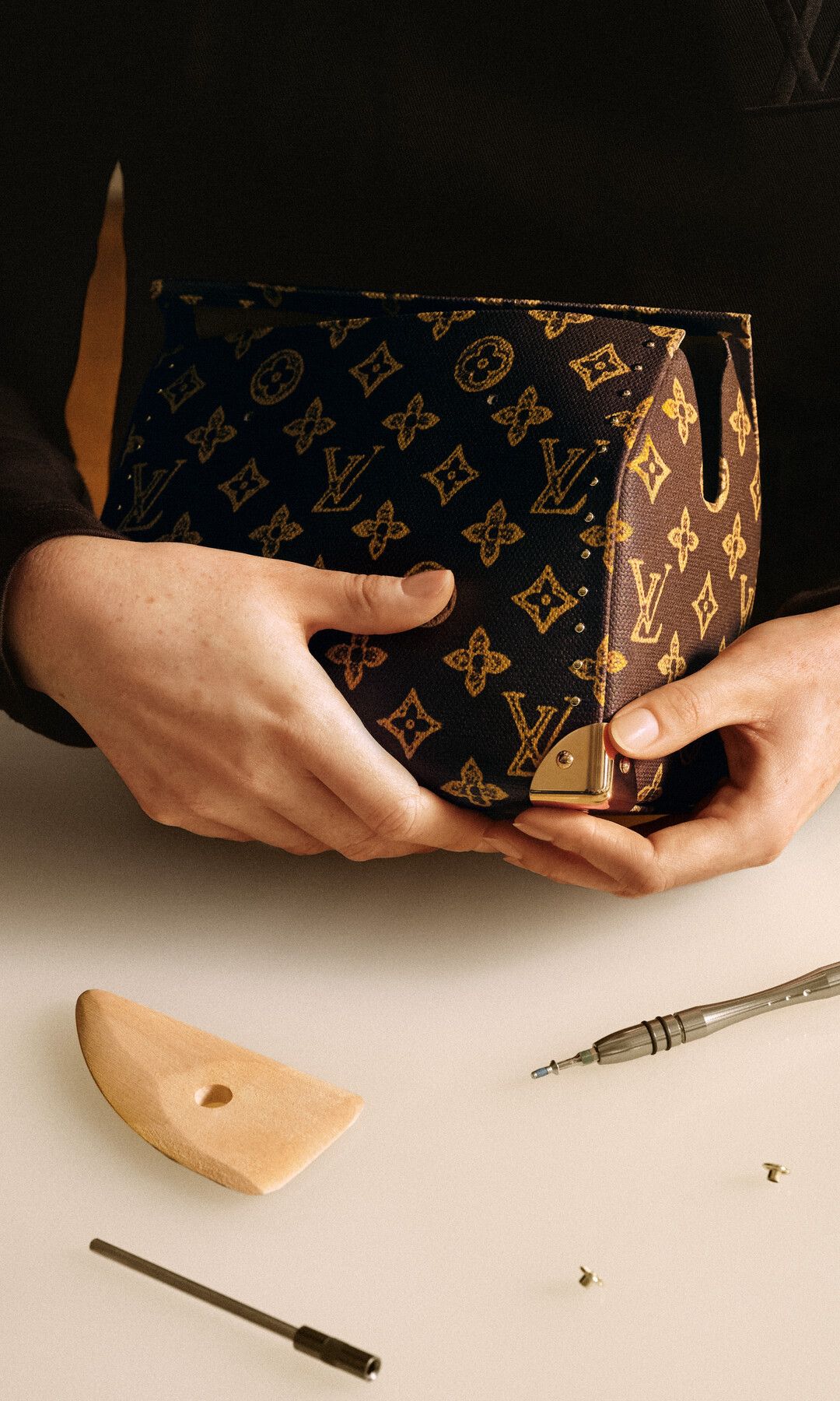 Proceso creativo del 'Monogram Origine Ebène'.