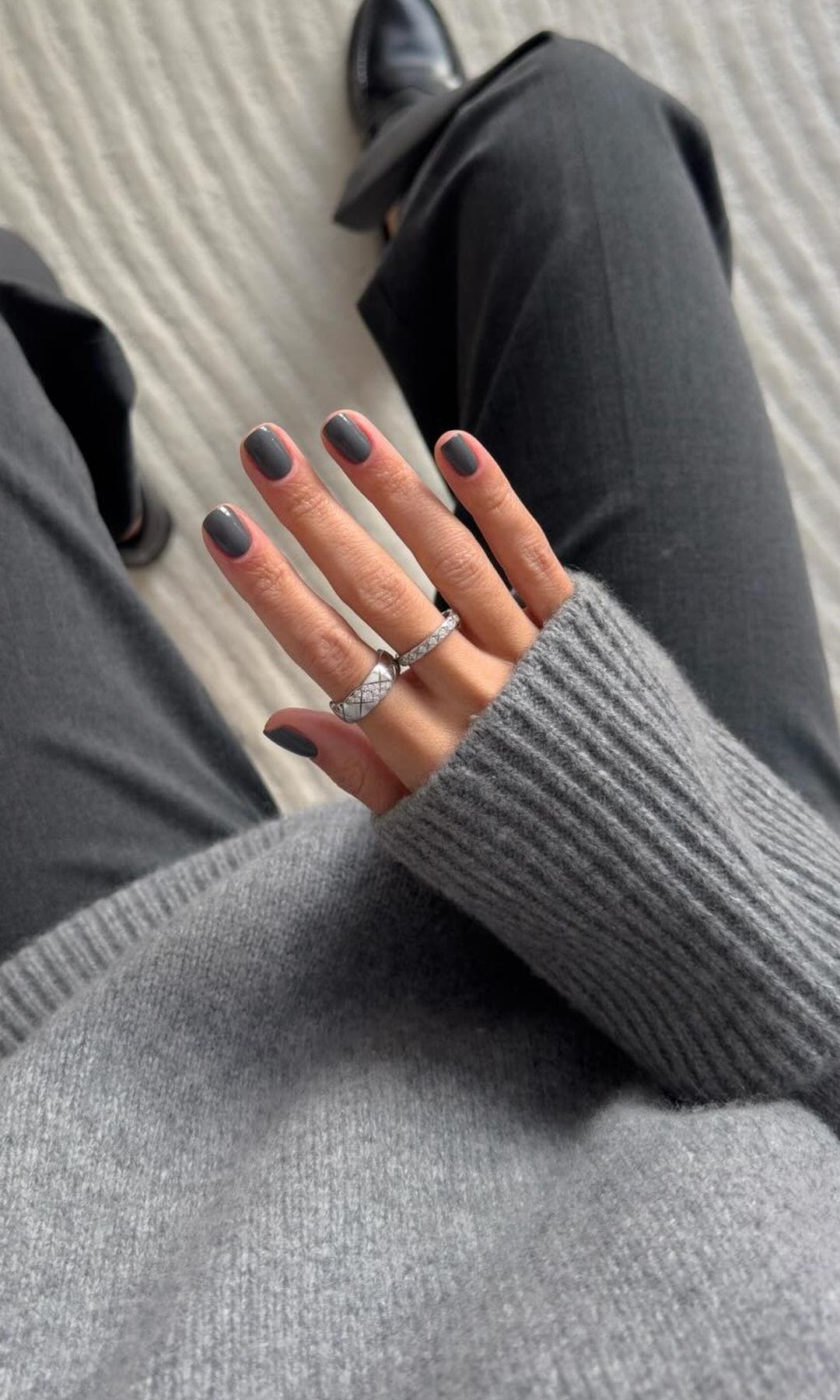 Manicura gris