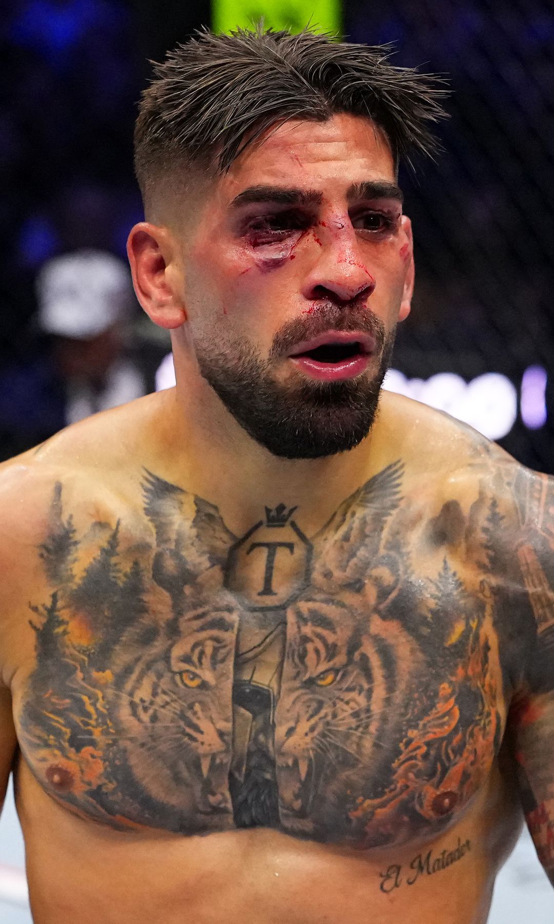Imagen de Topuria al final de round en la UFC de peso ligero 