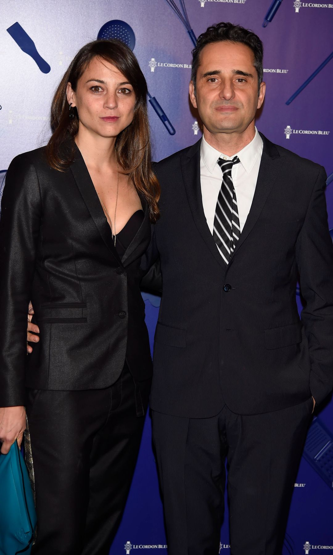 Plano medio de Leonor Watling con Jorge Drexler