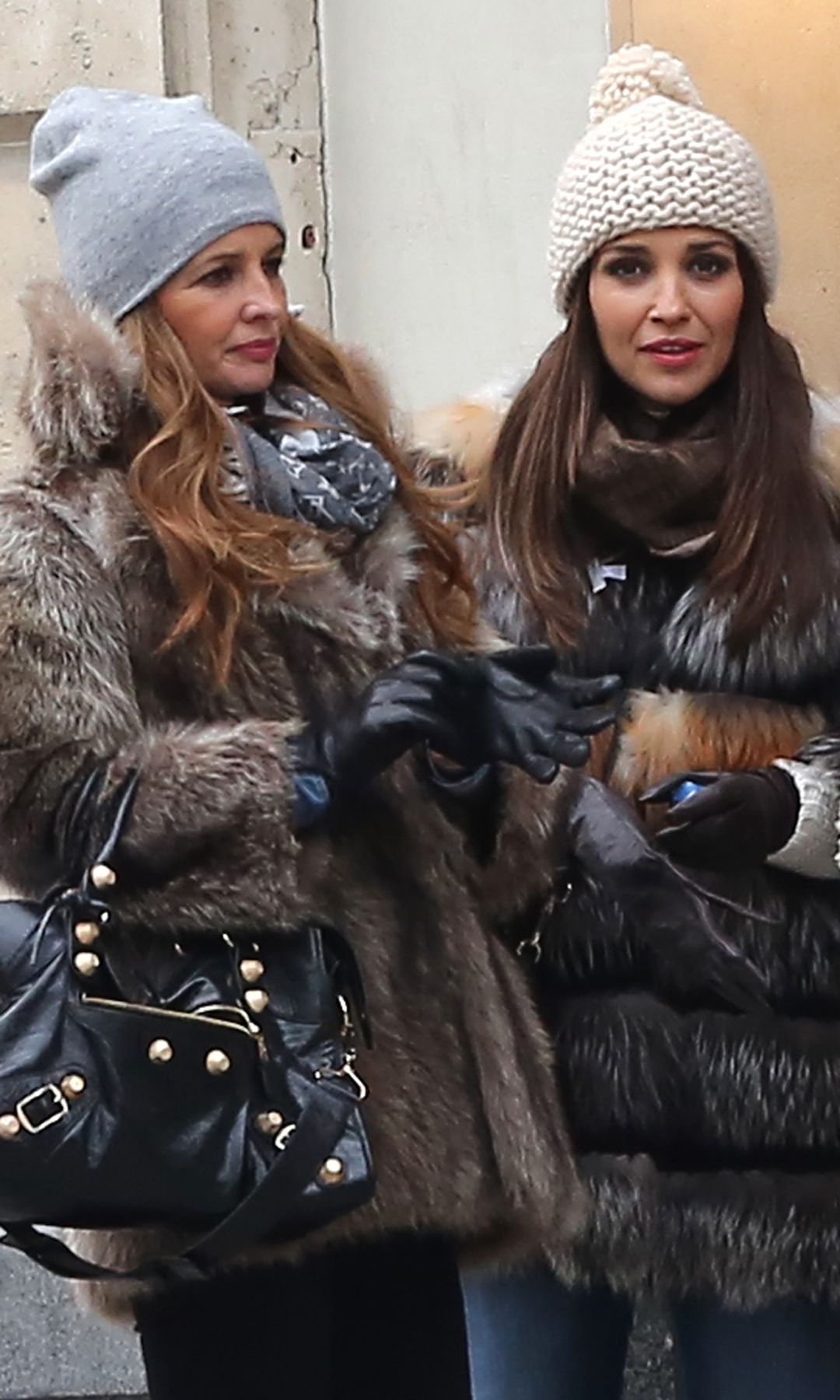 Paula Echevarría e Isabel Navarro en París el 22 de noviembre de 2013