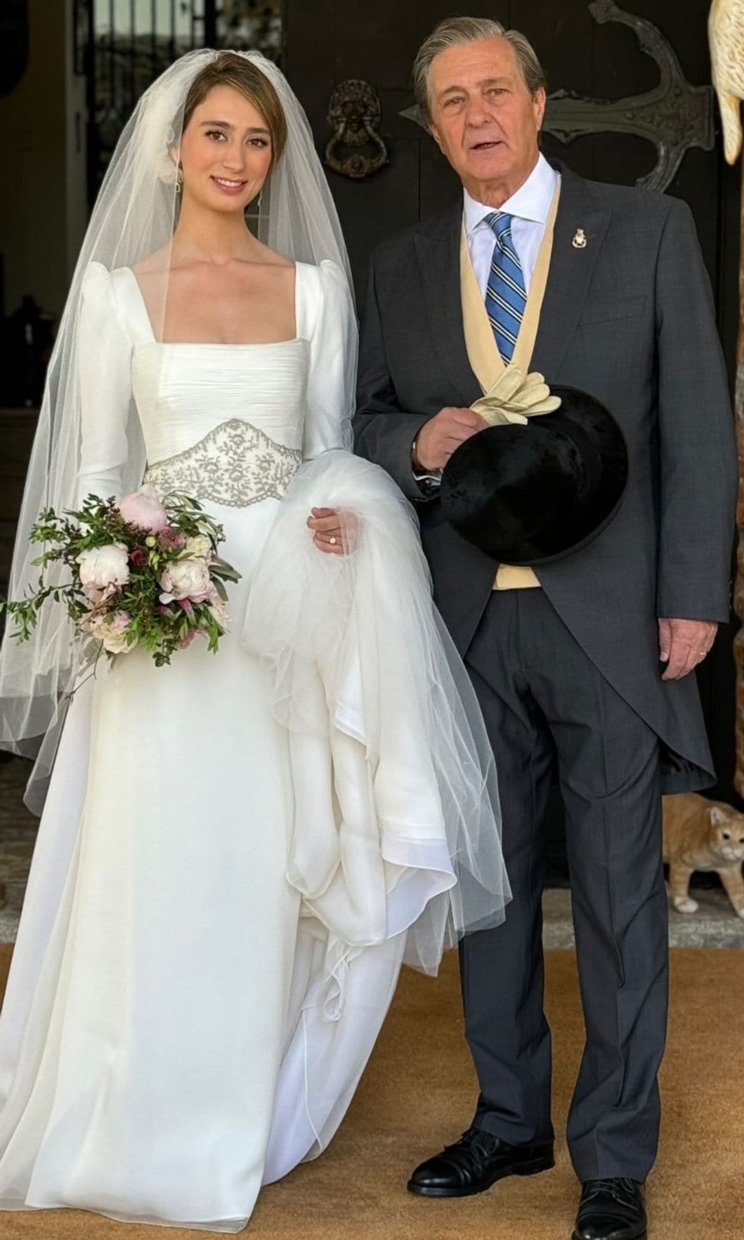 Verónica Fernández de Araoz y Gil de Santivañes con su padre