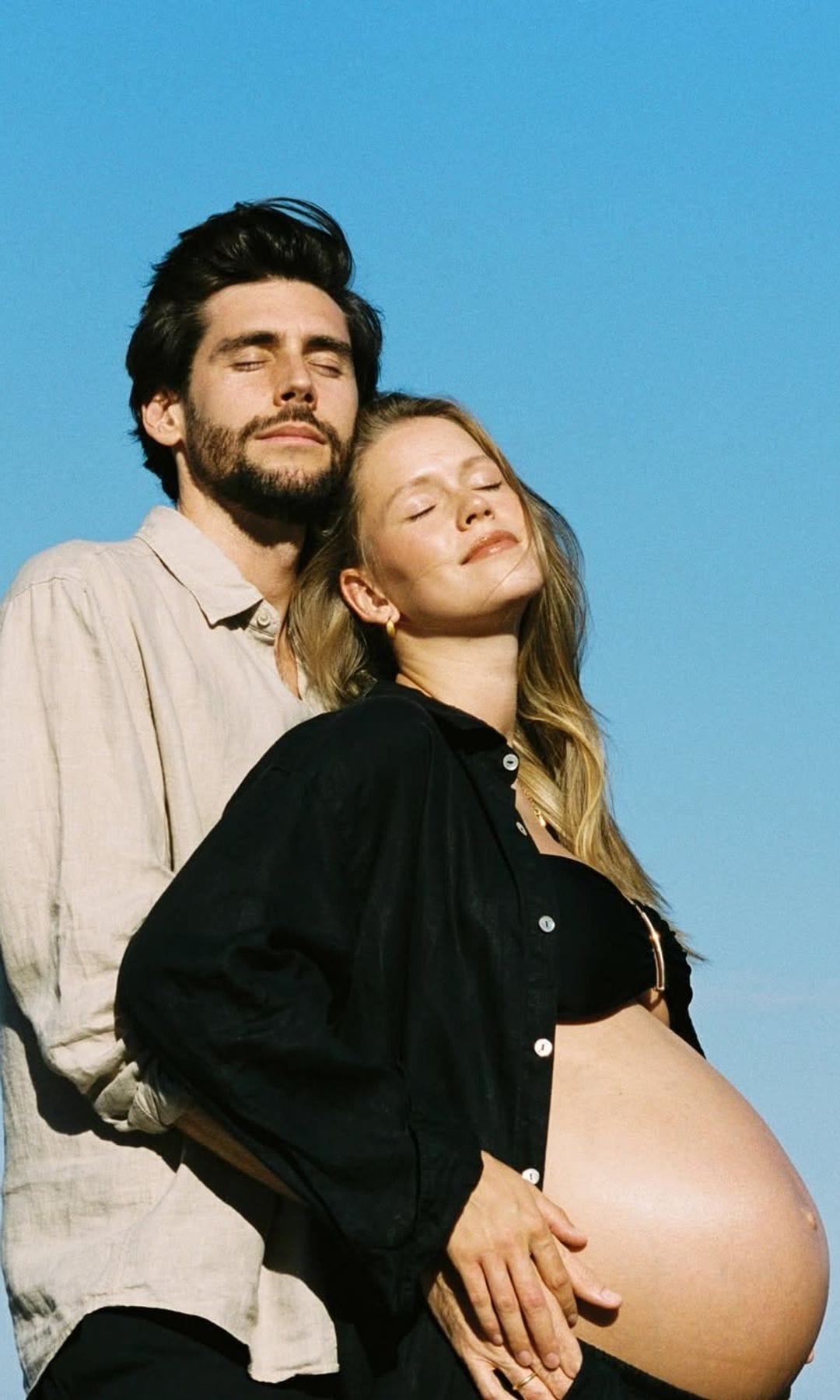 Melanie Kroll y Álvaro Soler
