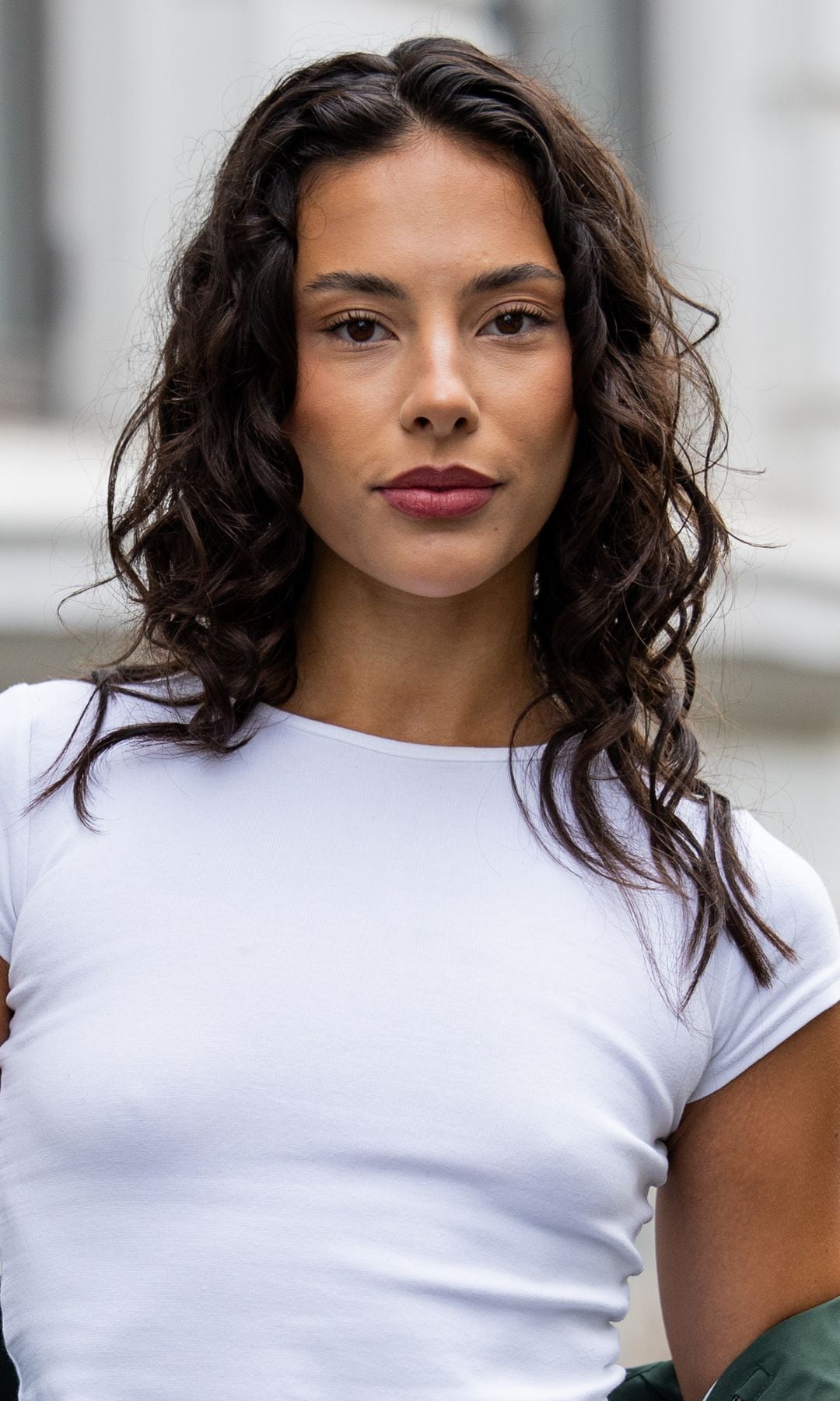  Mujer con cabello ondulado