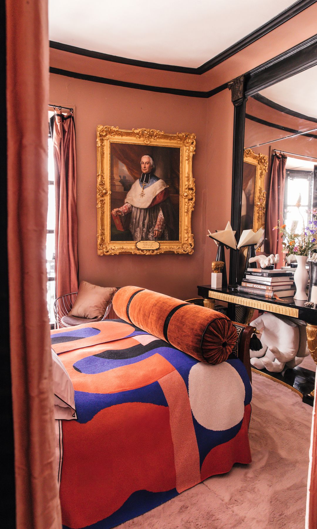 COORENGEL & CALVAGRAC  NOS INVITAN A SU CASA ESTILO IMPERIO EN PARÍS 