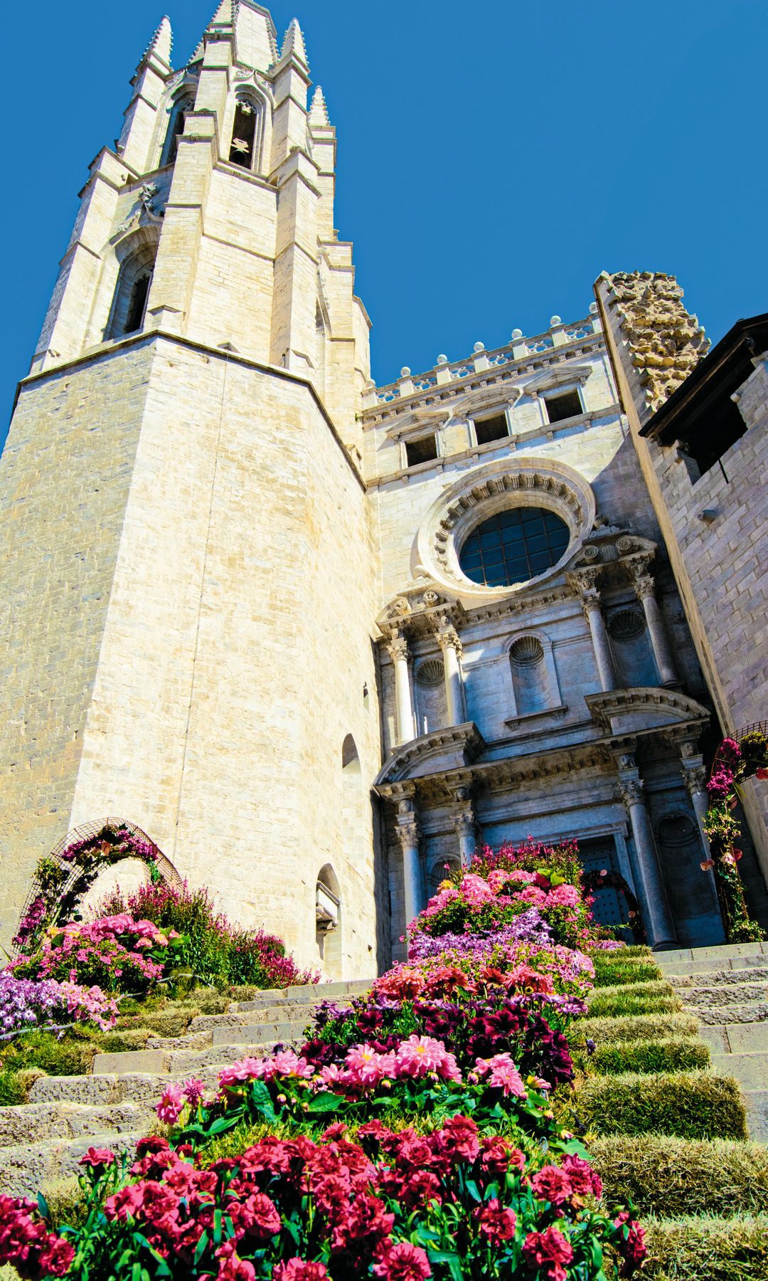 Festival de las flores, Temps de Flors, que se celebra en mayo en la ciudad de Girona