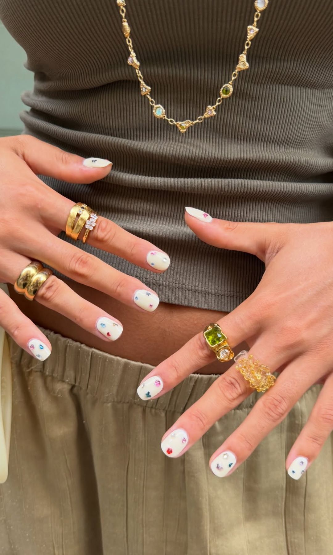 Manicuras con brillos de colores