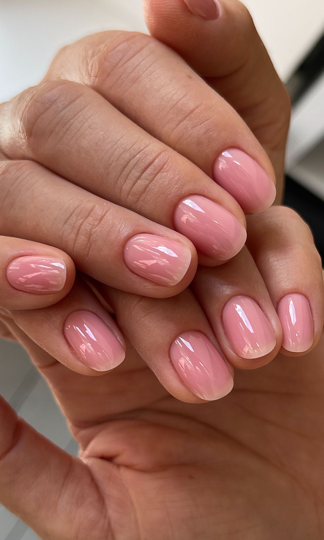 Manicura limpia y cuidada