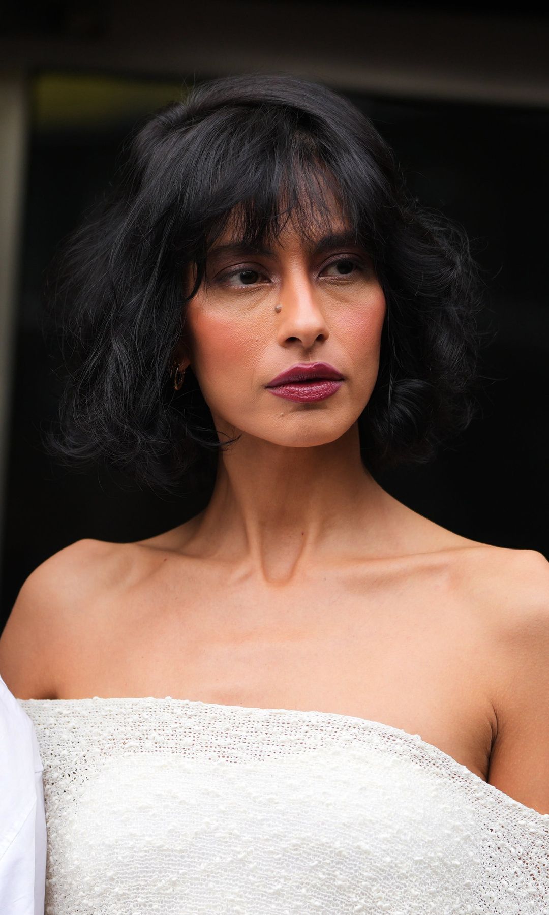 Corte de pelo corto con flequillo