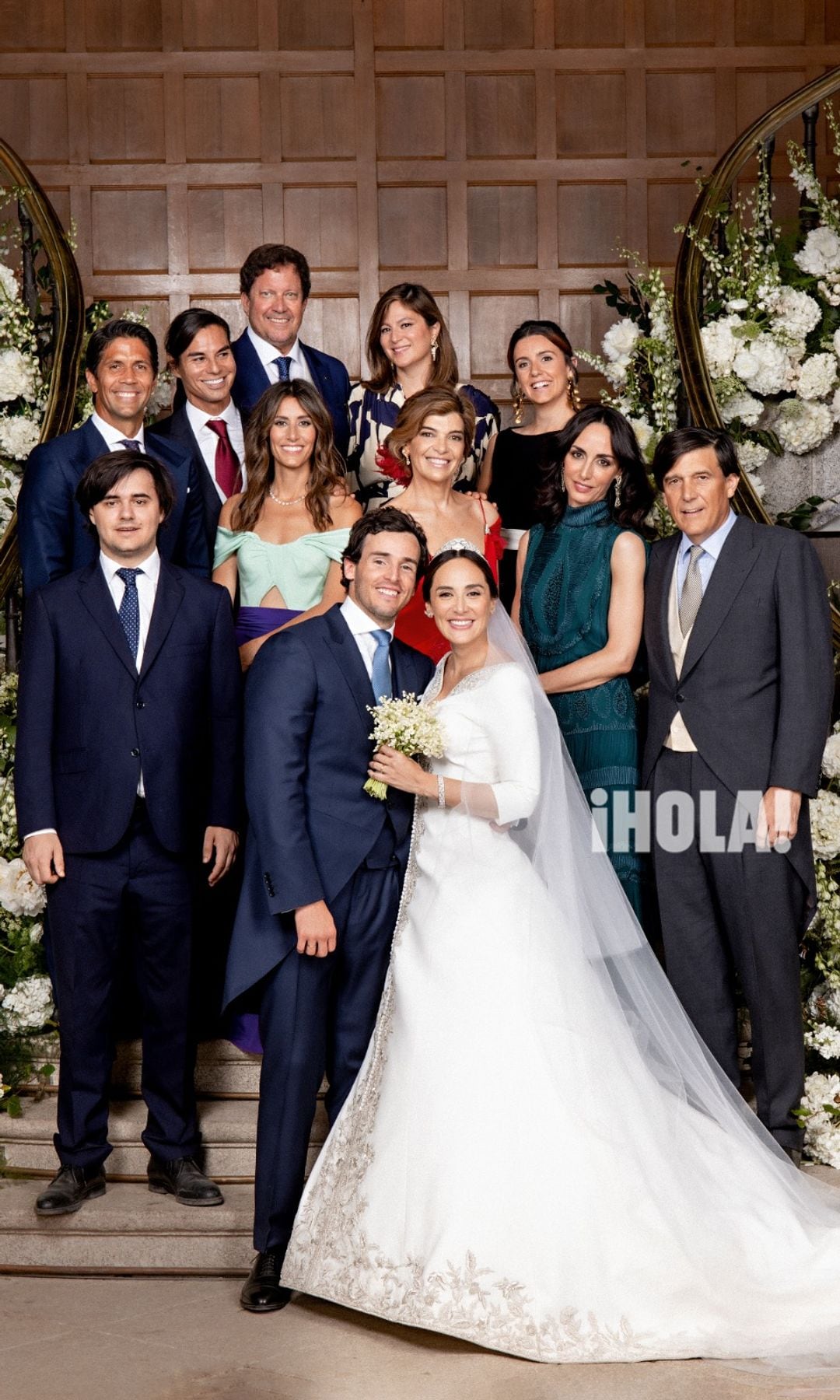 Tamara Falcó e Íñigo Onieva junto a los hermanos de la novia que acudieron a su boda. Por su rama paterna: Manuel con su esposa, Amparo Corsini; Xandra; Aldara, y Duarte. Por la rama materna: Chábeli con su marido, Christian Altaba; Julio Iglesias, Jr., y Ana Boyer con Fernando Verdasco
