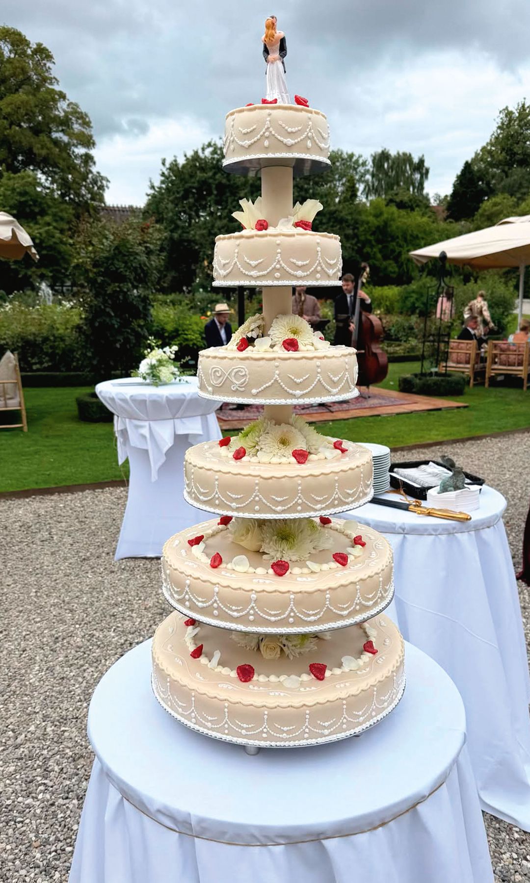 Detalles de la boda como la tarta nupcial