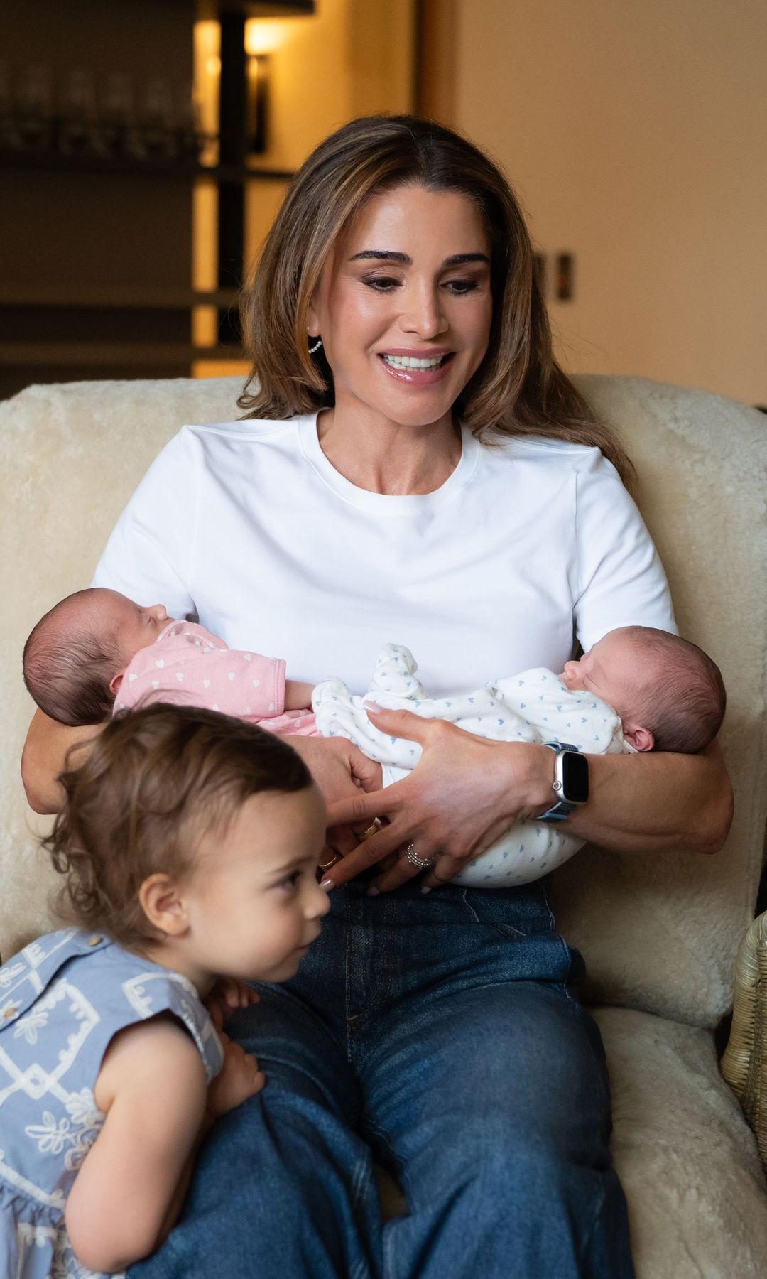 Rania de Jordania con sus cuatro nietas