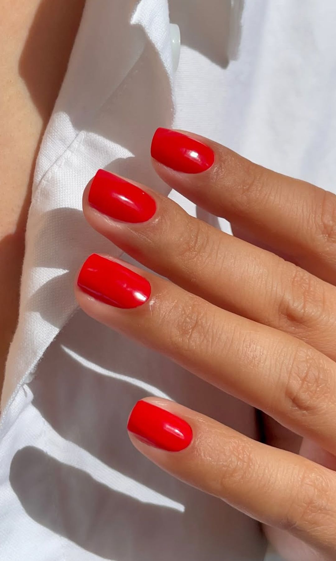Manicura en rojo clásico 