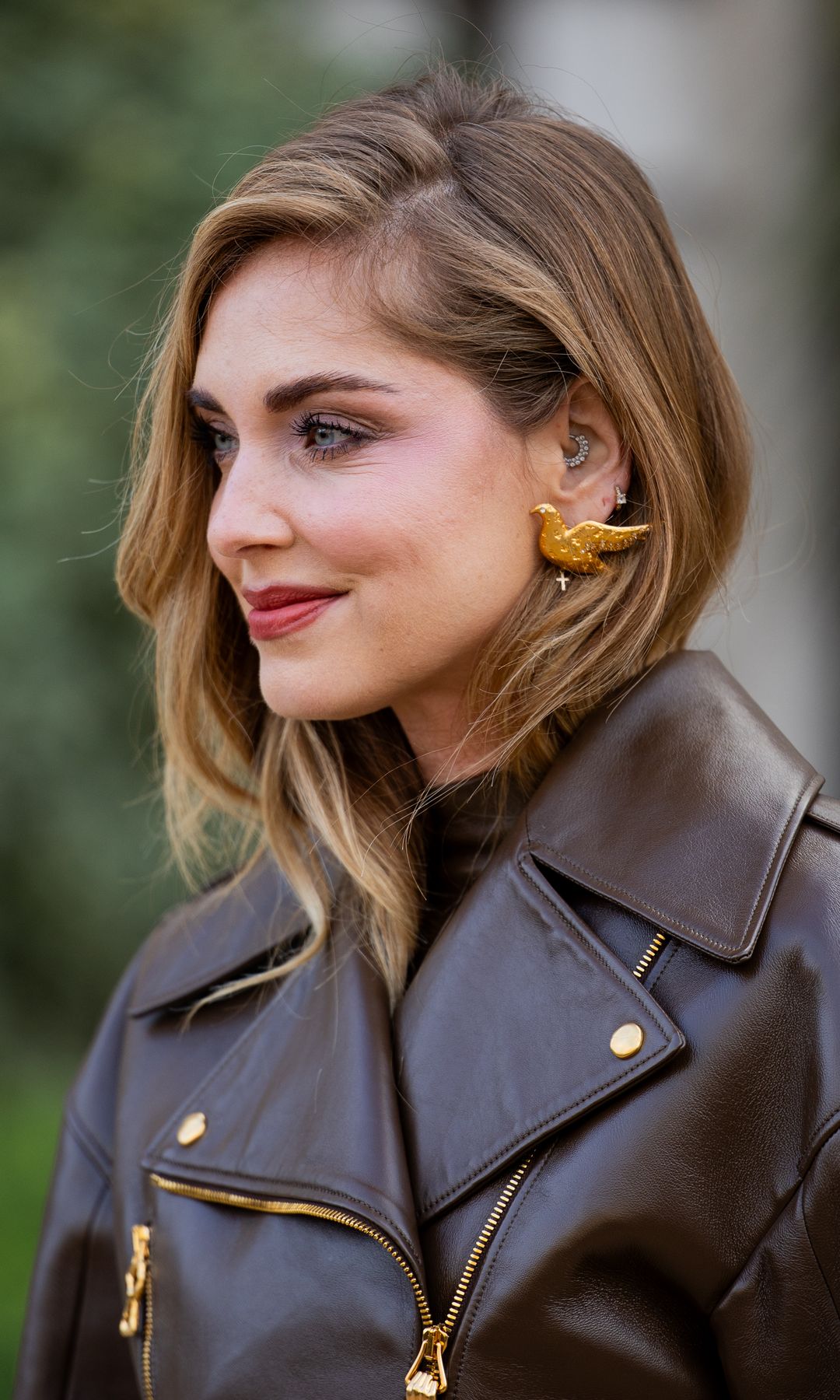 PARIS, FRANCE - JANUARY 26: Chiara Ferragni wears brown cropped leather jacket outside Schiaparelli during the Haute Couture Spring Summer 2026 as part of Paris Fashion Week on January 26, 2026 in Paris, France