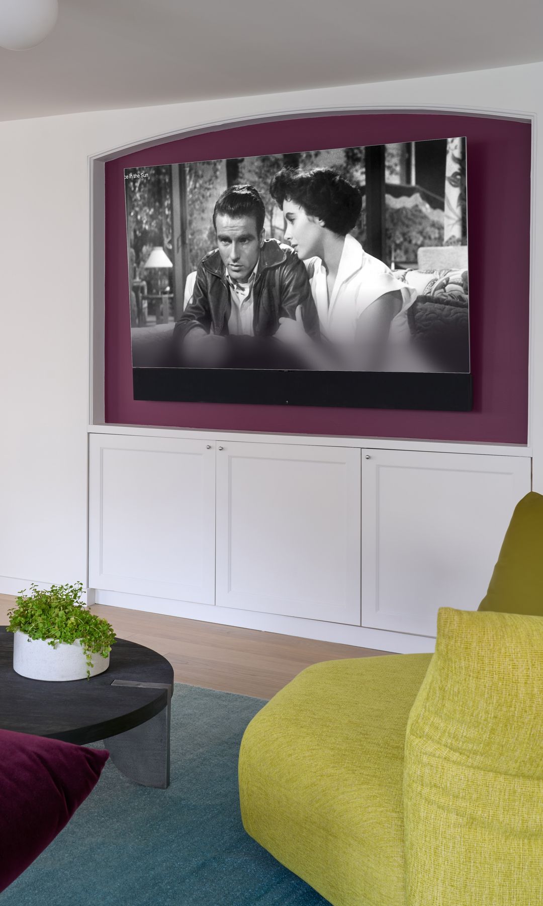 Ideas para integrar la televisión en el salón, sin cargarte la decoración