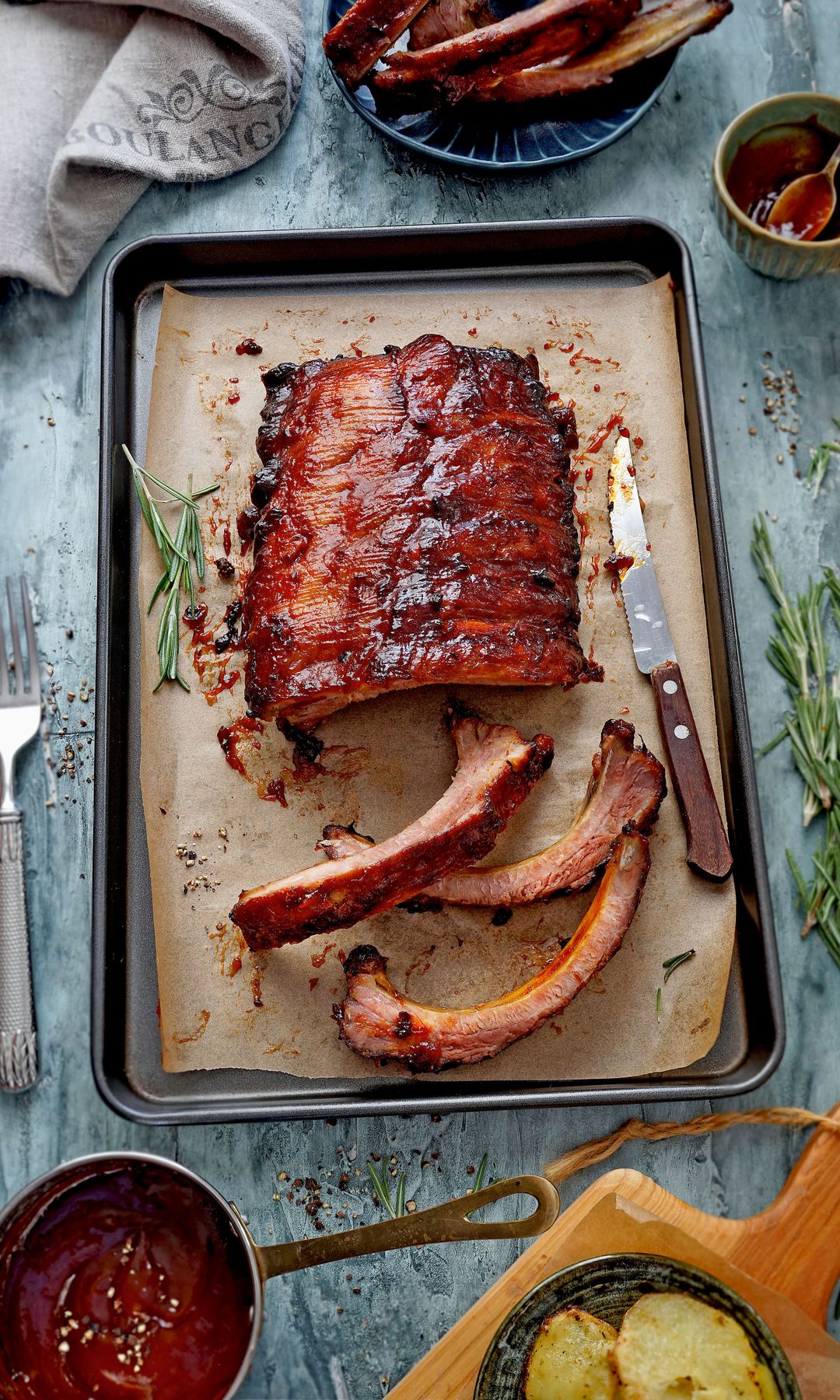 Costillas de cerdo glaseadas con salsa barbacoa