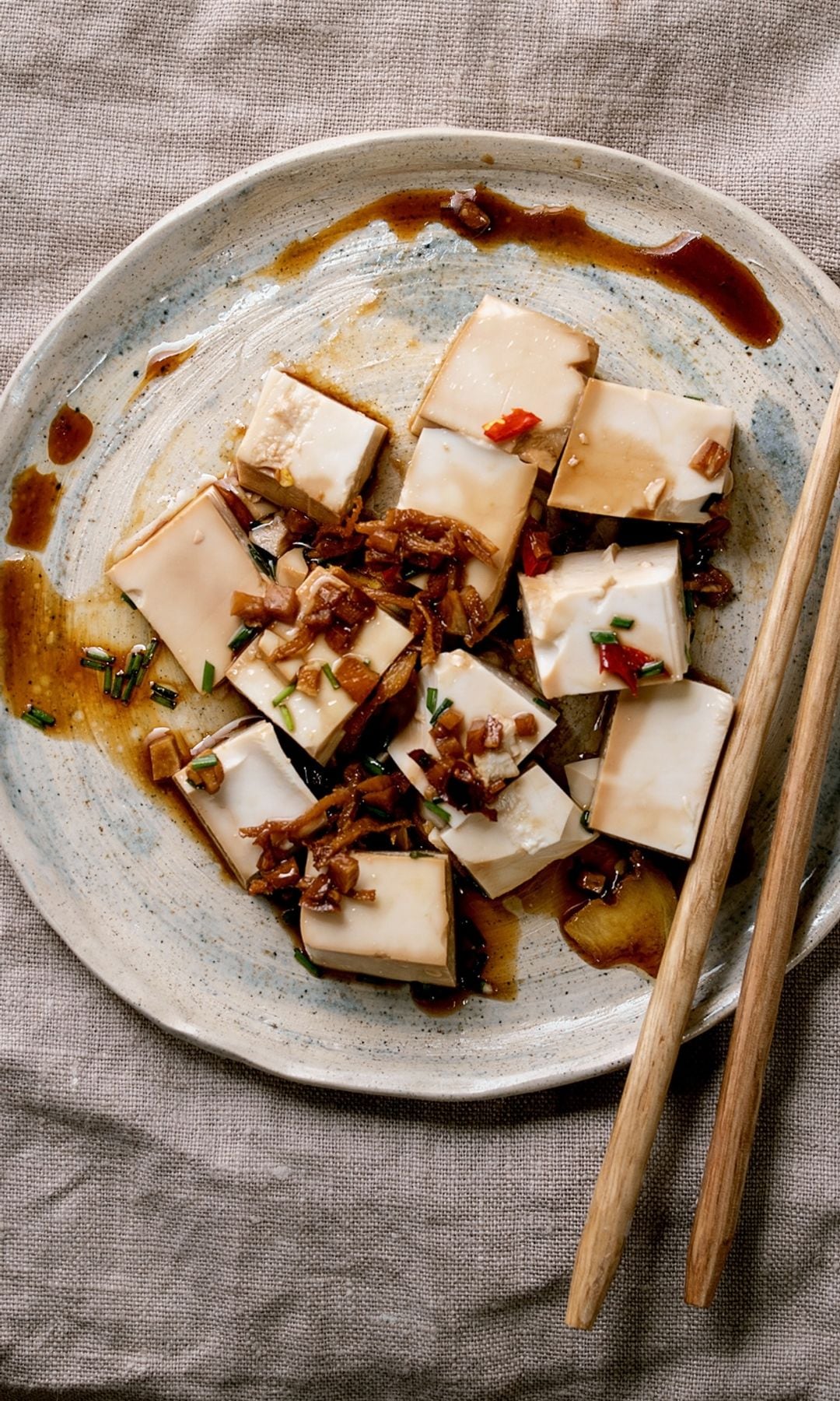 Tofu japonés con chili y jengibre
