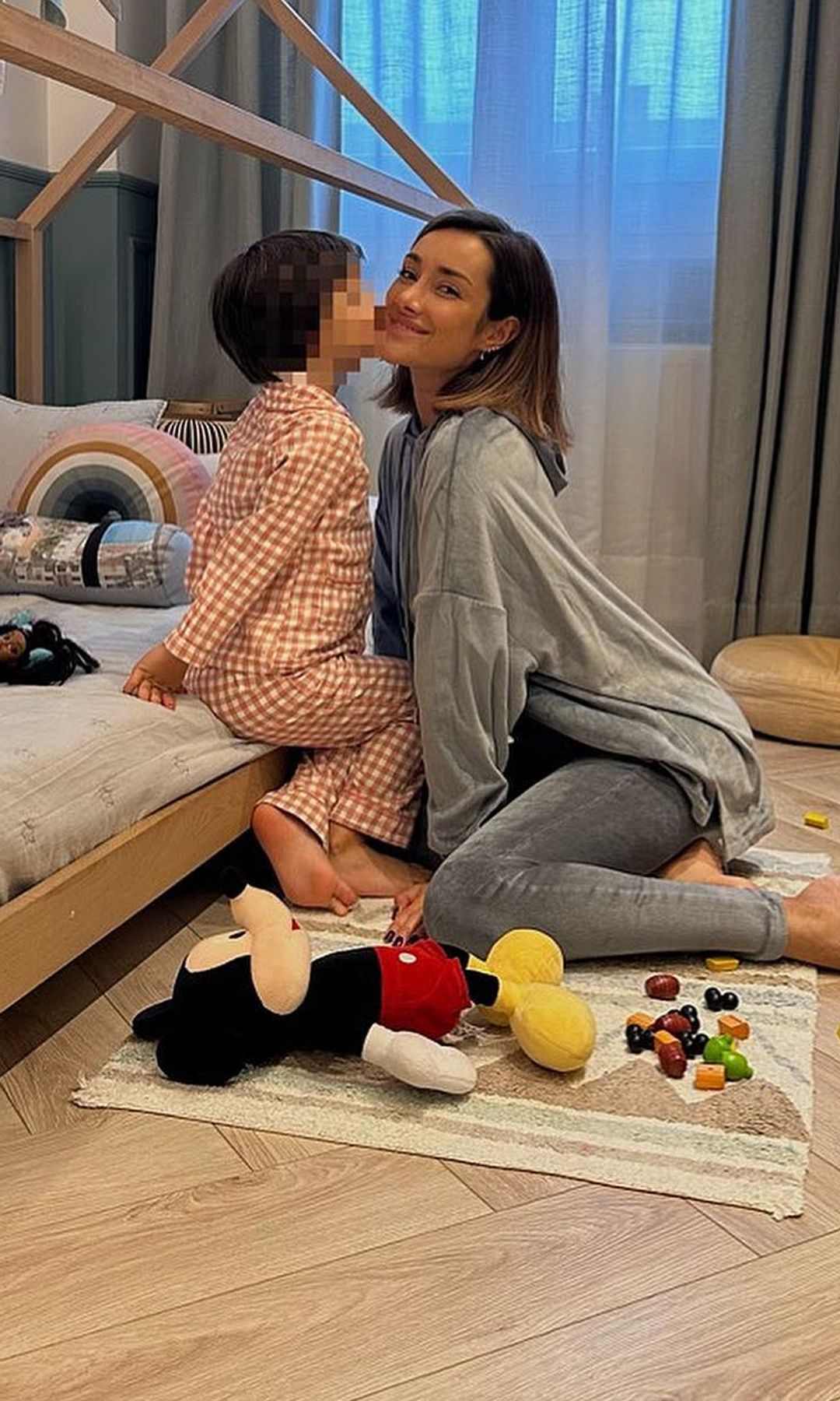 Adara Molinero, con su hijo Martín