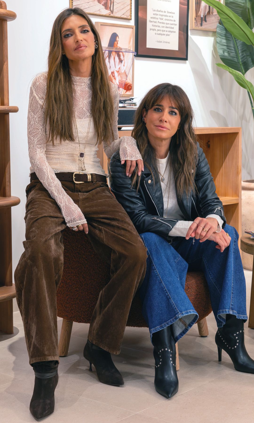 Sara e Isabel juntas en Valencia en el local de la nueva tienda de Slowlove