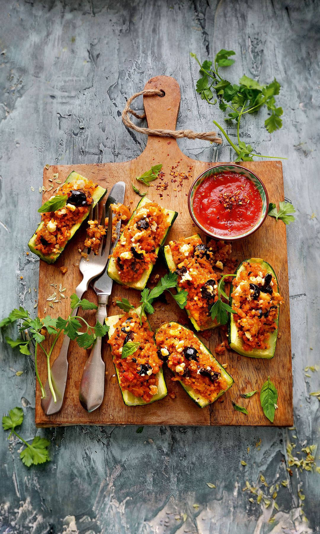 Fotografía de calabacines rellenos de quinoa