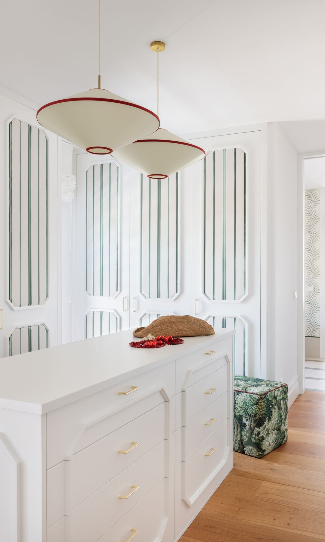 Vestidor con puertas con tela