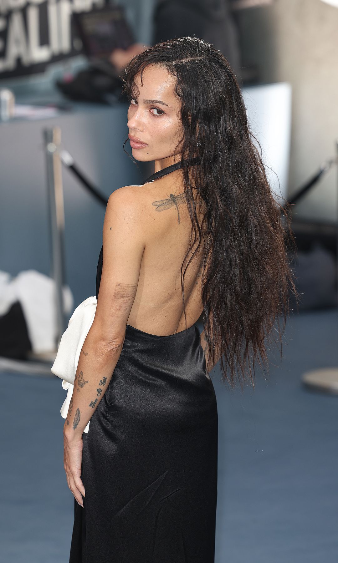 Zoe Kravitz deslumbra con vestidos lenceros y desata los rumores sobre una relación con Austin Butler