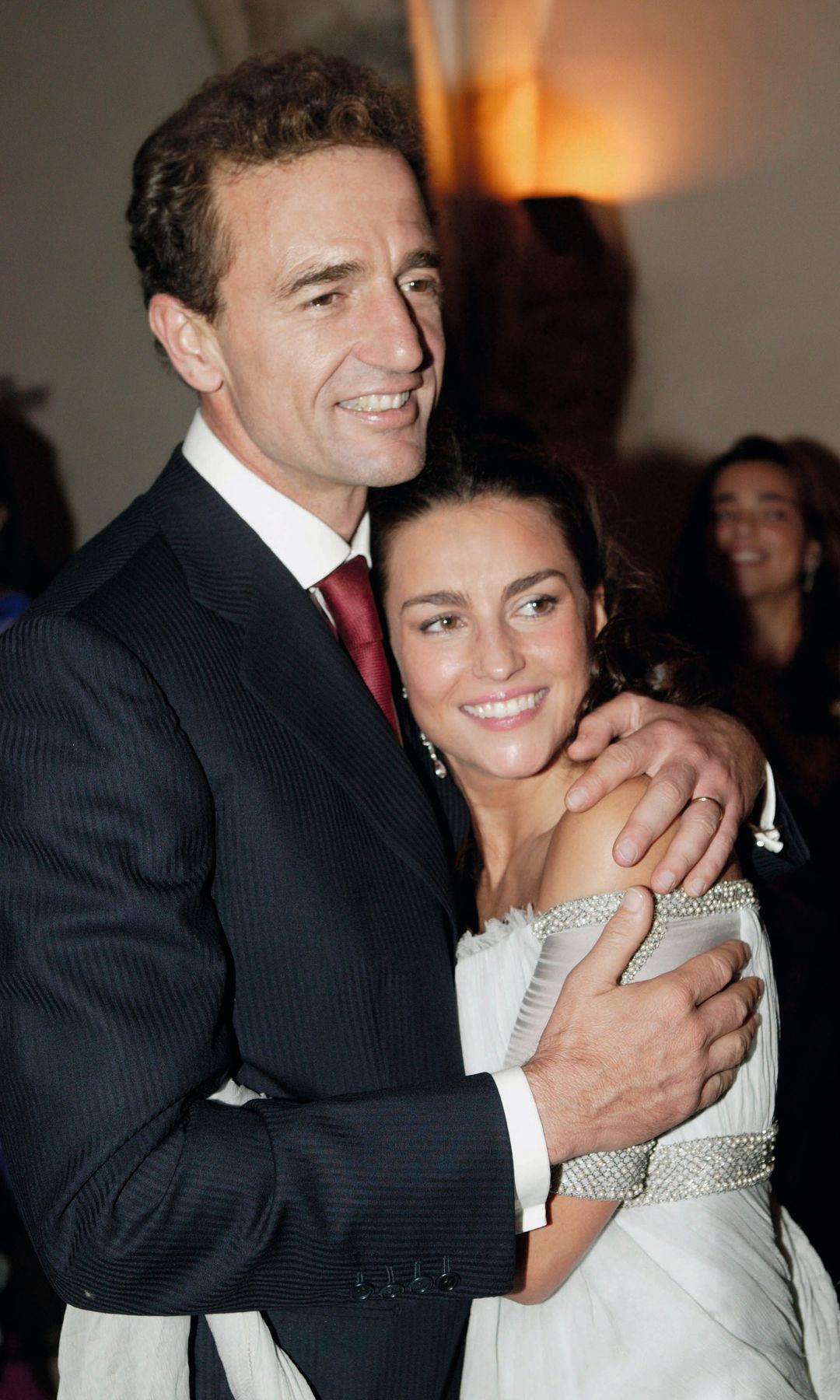 El fulminante despido de Alessandro Lequio, tras las polémicas declaraciones de Antonia dell’Atte en una entrevista publicada en "El País", ha sido la gota que ha colmado el vaso de la paciencia de María Palacios. Después de 26 años junto a él y de 17 tras su "sí quiero" (aquí, imagen de su boda, celebrada el 15 de noviembre de 2008, en el monasterio de Sacramenia