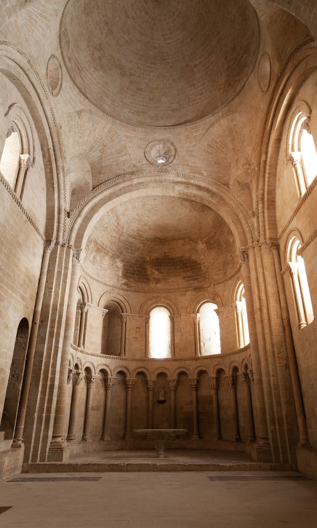 Altar de la iglesia del castillo de Loarre, Huesca