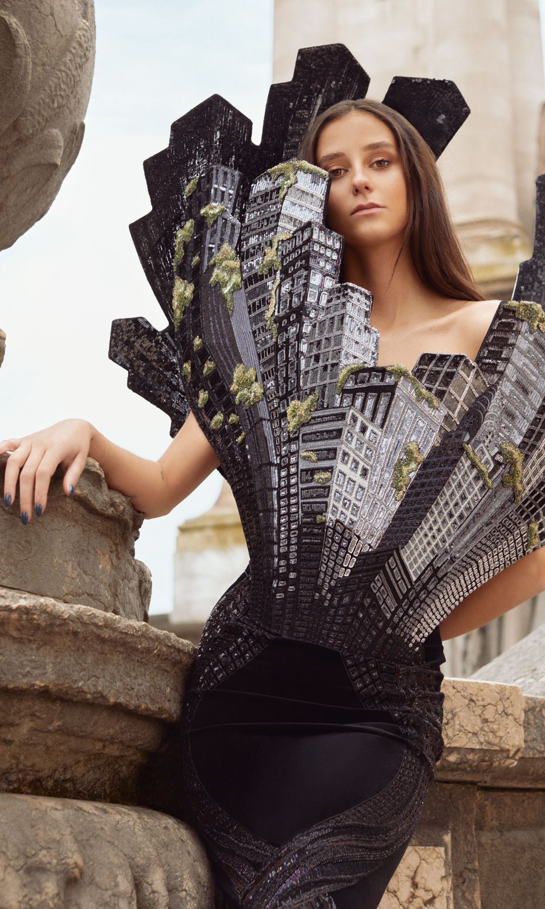 Victoria de Marichalar con un vestido de diseño