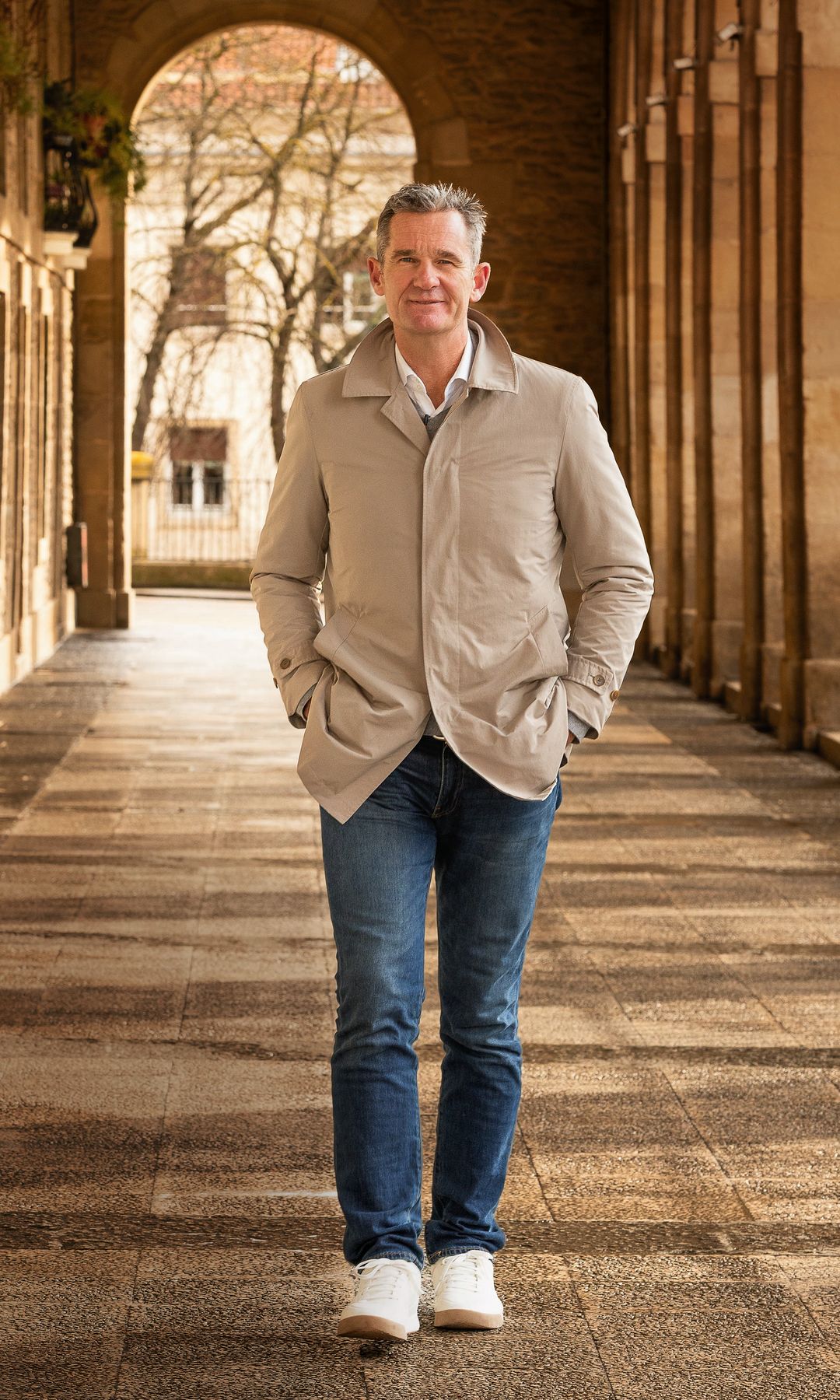 Iñaki Urdangarin, paseando por las calles de Vitoria