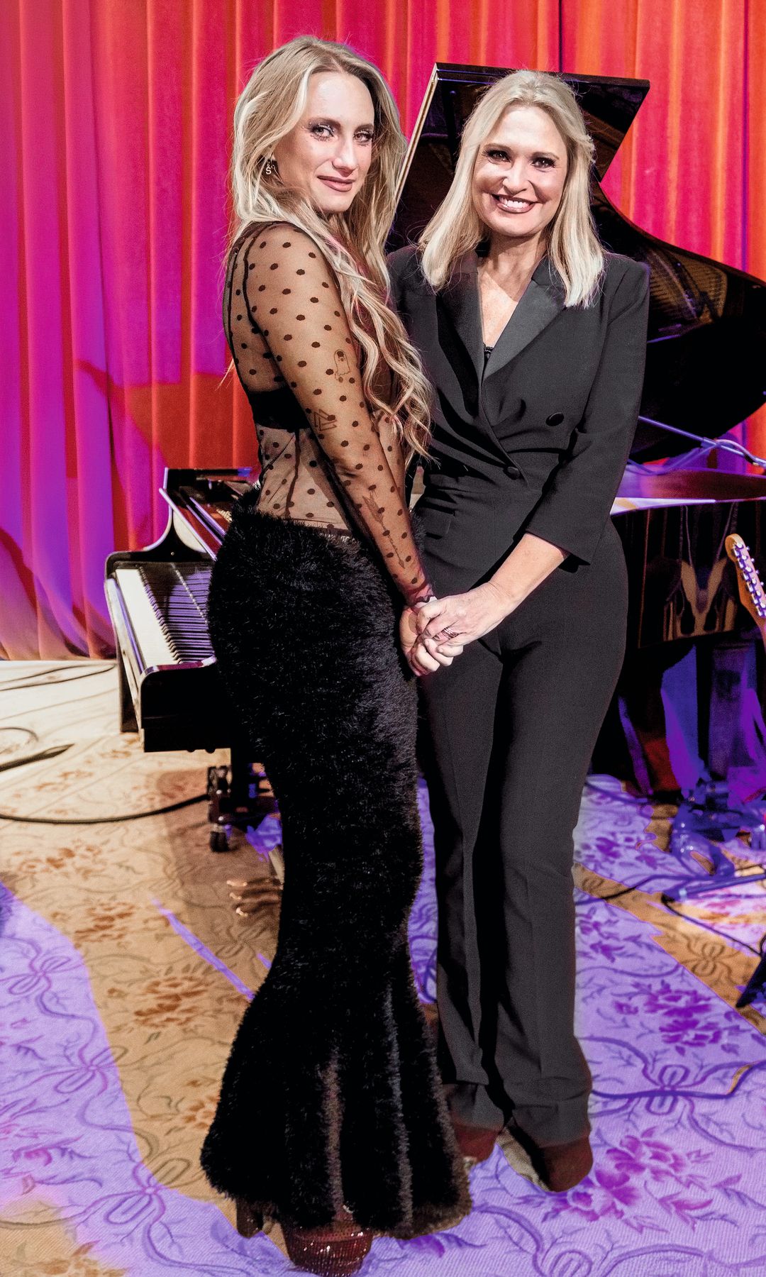 Ainhoa Arteta y la mayor de sus dos hijos, Sarah Croft, en el concierto que ofrecieron juntas, en Madrid, el pasado 26 de febrero