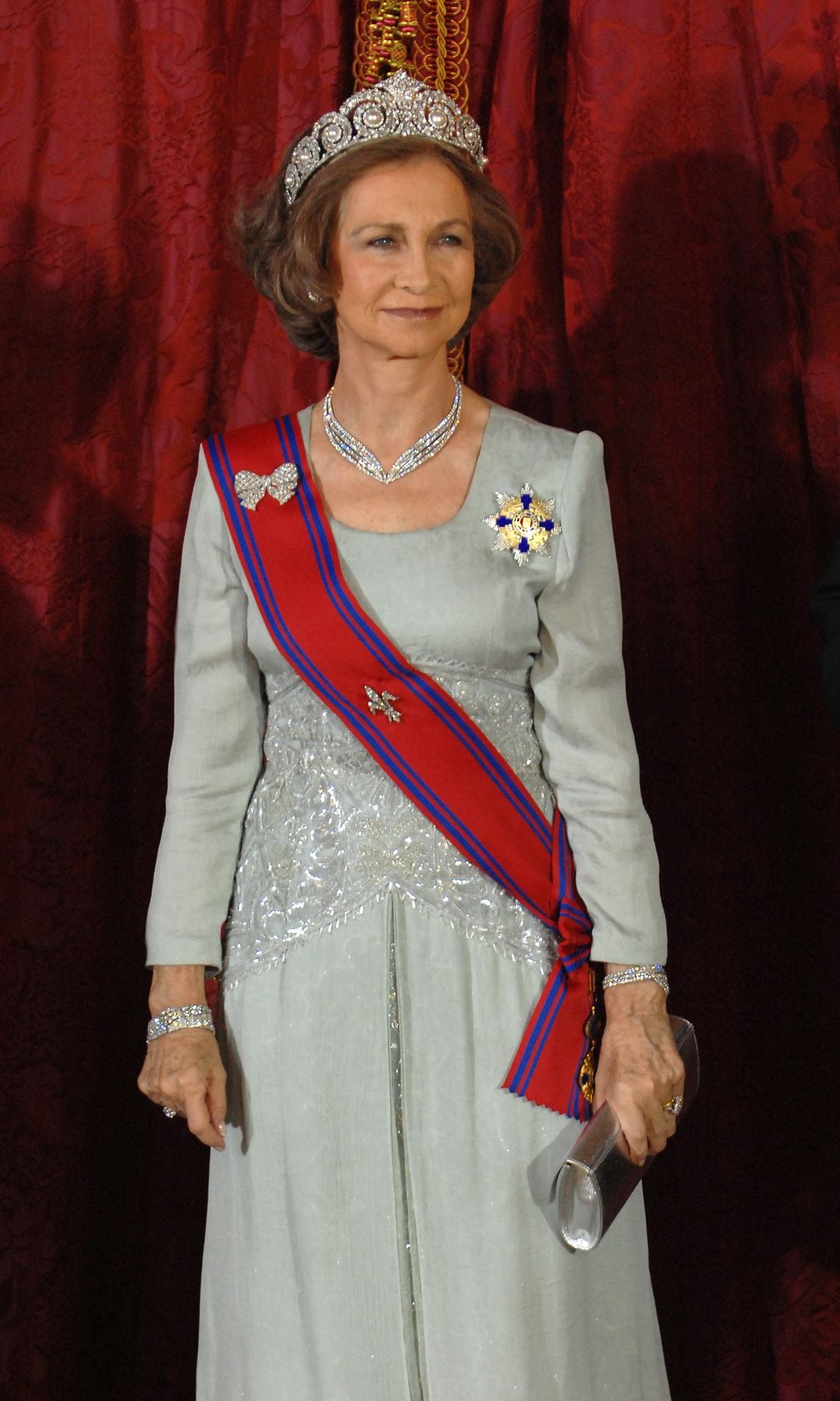 La reina Sofía utilizó la tiara en 2007 para una cena de gala en honor al presidente de Rumania.