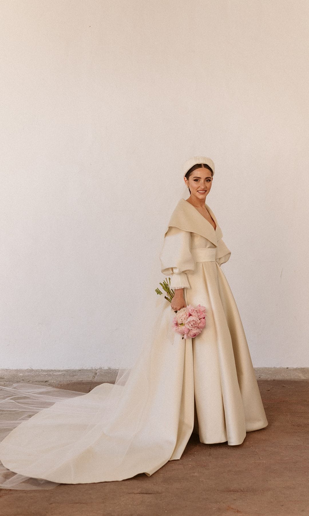 Aldara Álvarez con un diseño nupcial desmontable de Luis Infantes